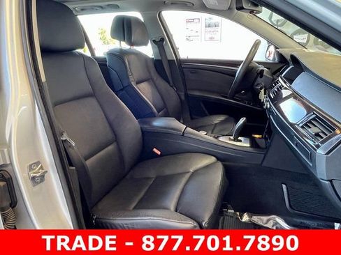 Used 2010 BMW 535i xDrive Wagon image 14