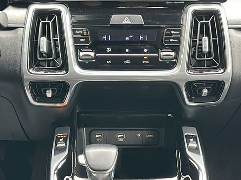 Used 2023 Kia Sorento SX image 21