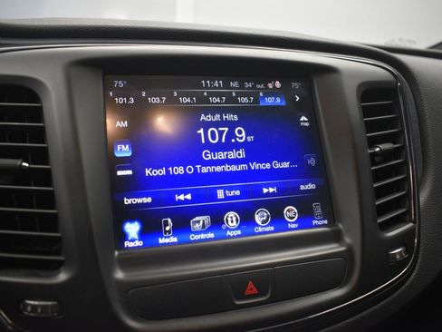 Used 2015 Chrysler 200 S w/ Navigation & Sound Group I image 39