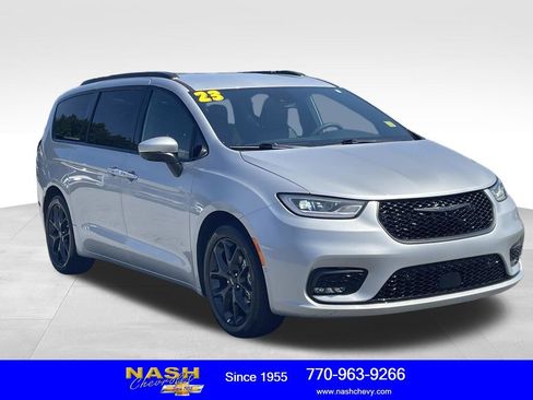 Used 2023 Chrysler Pacifica Touring-L w/ S Appearance Package FWD image 1