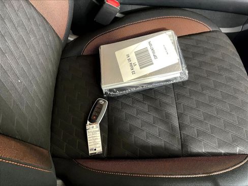 Used 2023 Nissan Kicks SR FWD image 33