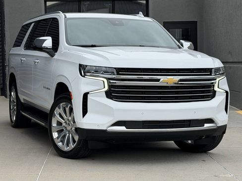 Used 2024 Chevrolet Suburban Premier AWD/4WD image 5