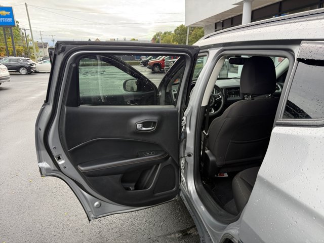 Used 2020 Jeep Compass Sport w/ Tech Group AWD/4WD image 28