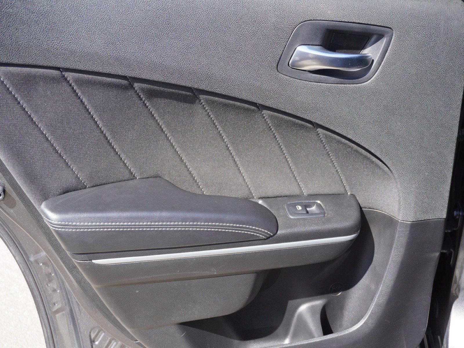 Used 2022 Dodge Charger R/T RWD image 12
