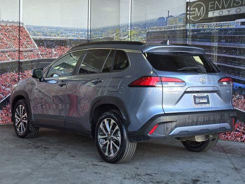 Certified 2023 Toyota Corolla Cross XLE image 6