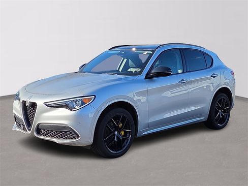 Used 2021 Alfa Romeo Stelvio Ti w/ Nero Edizione image 3