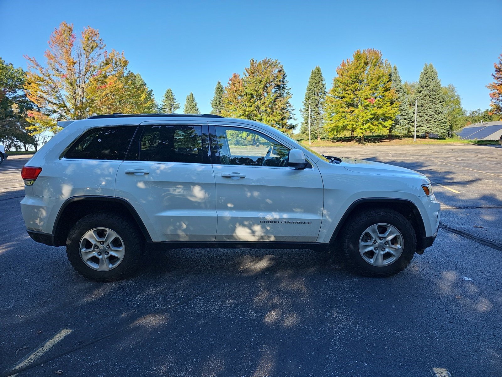 Used 2014 Jeep Grand Cherokee Laredo w/ Quick Order Package 23E AWD/4WD image 7