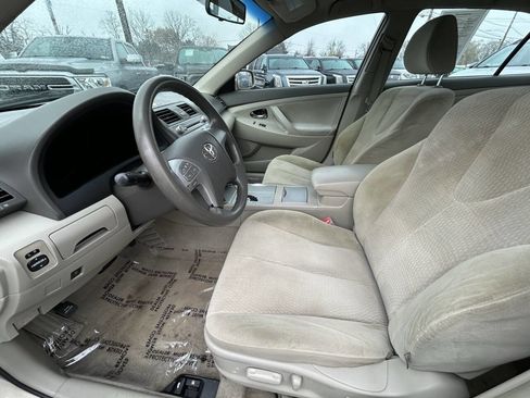 Used 2010 Toyota Camry LE FWD image 10
