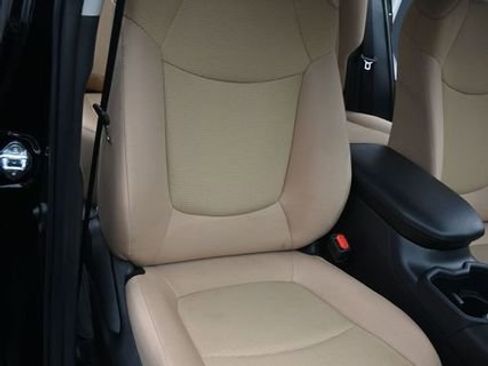 Used 2025 Toyota RAV4 LE AWD/4WD image 15