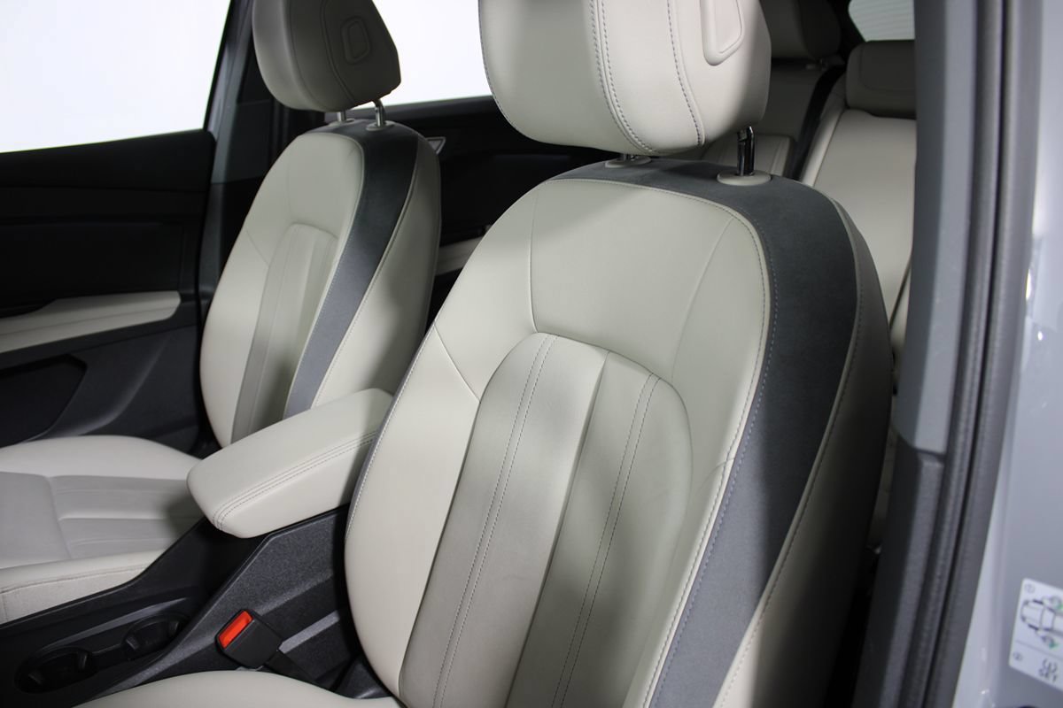 Used 2023 Audi Q4 e-tron Premium w/ Convenience Package RWD image 9