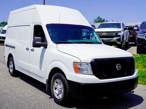 Used 2019 Nissan NV 2500 SV w/ Back Door Glass Package RWD image 8