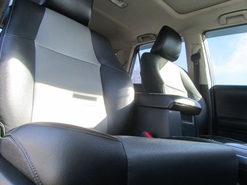 Used 2015 Toyota 4Runner SR5 Premium image 22