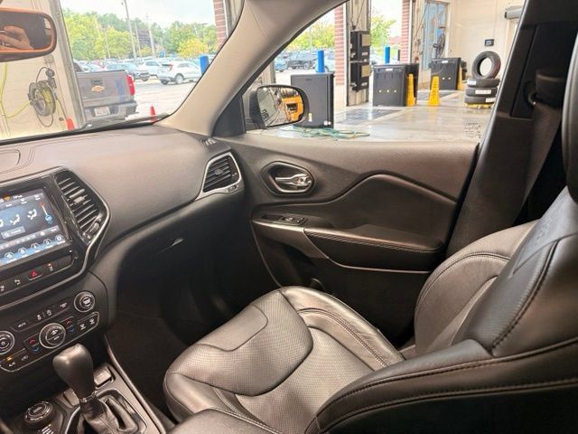Used 2021 Jeep Cherokee Limited w/ Elite Package AWD/4WD image 19