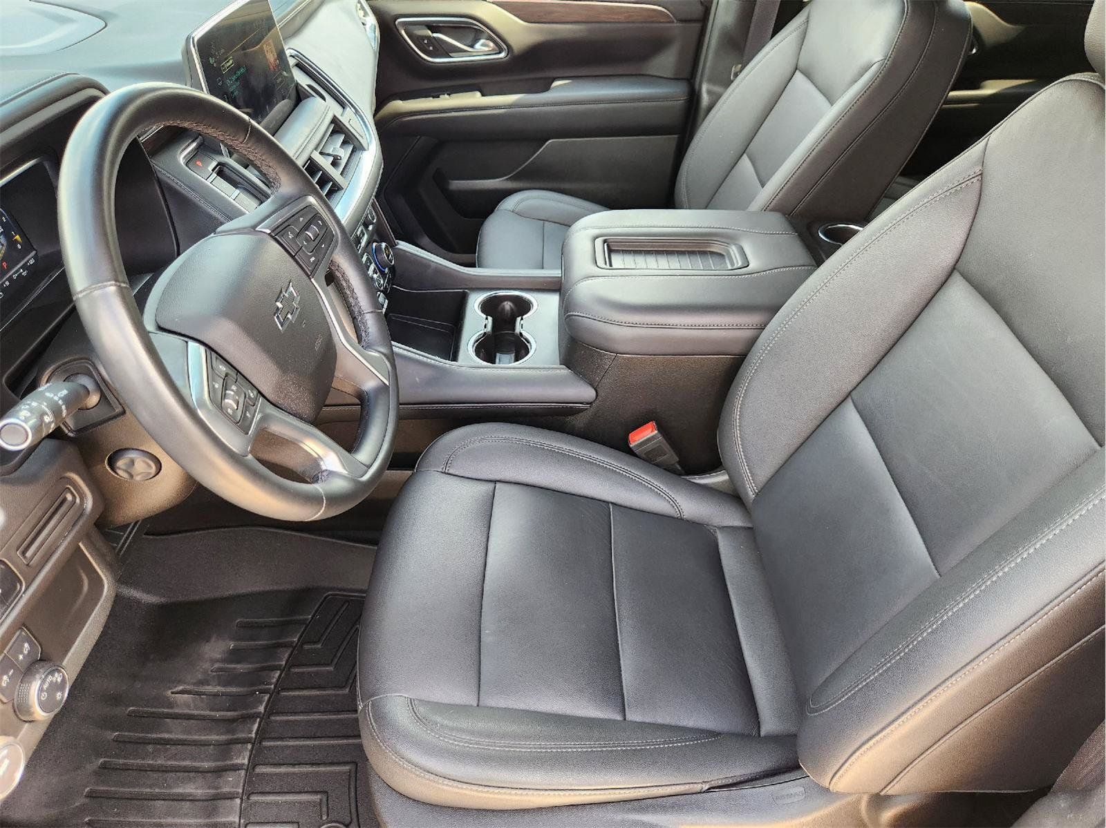 Used 2023 Chevrolet Suburban Z71 w/ Luxury Package AWD/4WD image 13