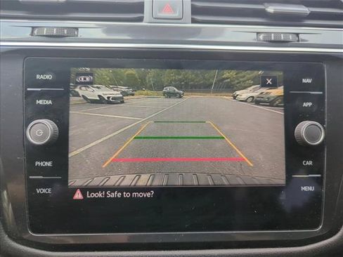 Used 2022 Volkswagen Tiguan SEL R-Line AWD/4WD image 22