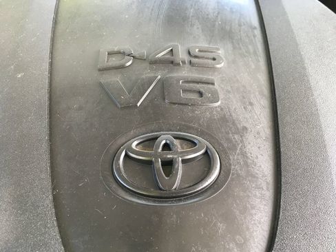 Used 2021 Toyota Tacoma TRD Off-Road w/ Technology Package AWD/4WD image 15
