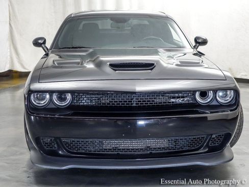 Used 2016 Dodge Challenger SRT Hellcat RWD image 6