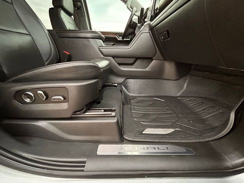 Used 2024 GMC Sierra 3500 Denali w/ Denali Reserve Package image 46