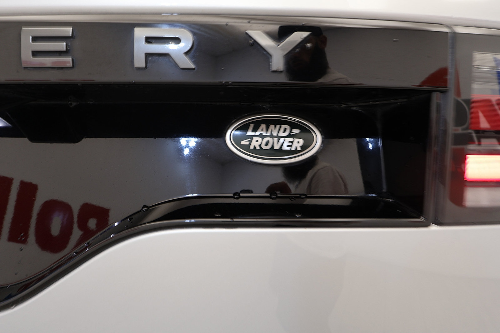 Used 2021 Land Rover Discovery S R-Dynamic AWD/4WD image 34