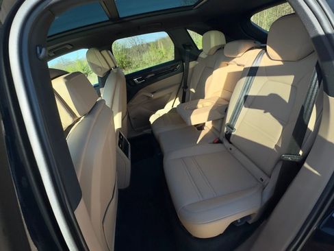 Certified 2023 Porsche Cayenne AWD/4WD image 29
