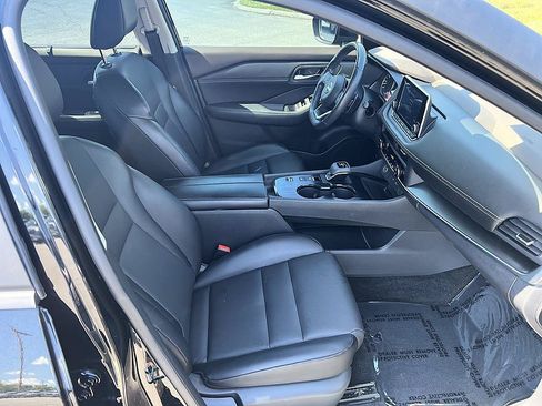 Certified 2023 Nissan Rogue SV w/ SV Premium B Package FWD image 17