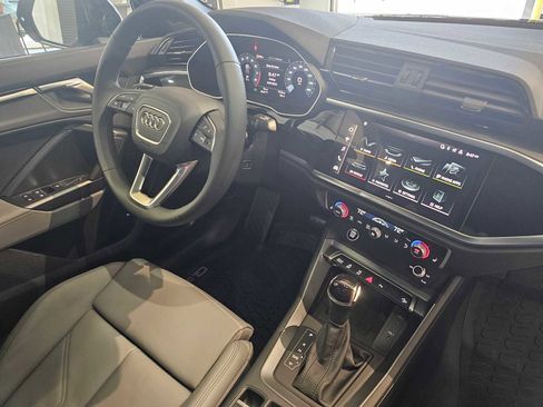 New 2025 Audi Q3 2.0T Premium image 10