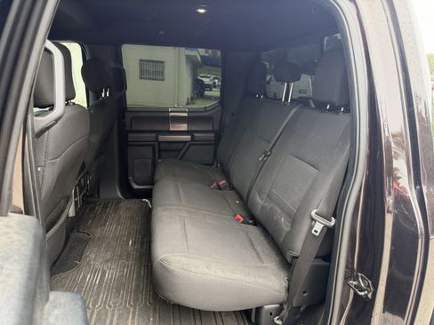 Used 2018 Ford F150 XLT w/ Equipment Group 302A Luxury AWD/4WD image 11
