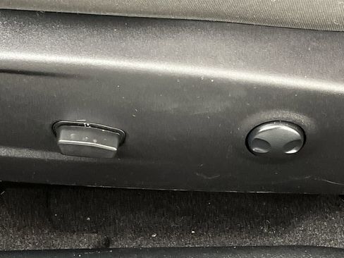 Used 2023 Dodge Challenger SXT image 12