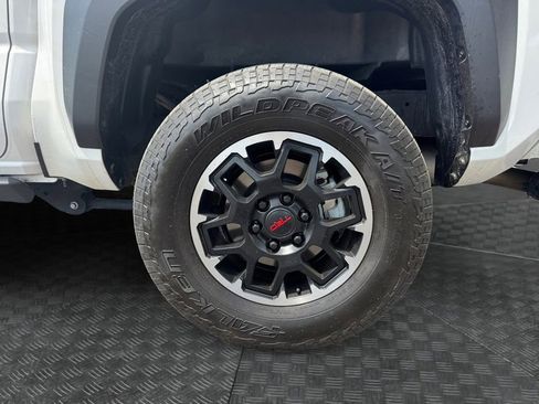 Used 2024 Toyota Tacoma TRD Off-Road w/ TRD Off Road Upgrade Package AWD/4WD image 15
