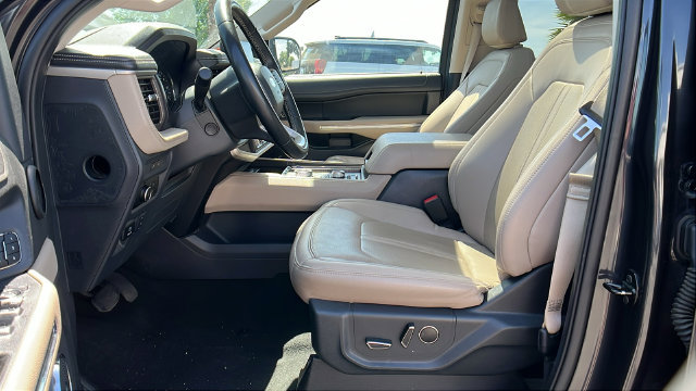 Used 2024 Ford Expedition Max Limited AWD/4WD image 17