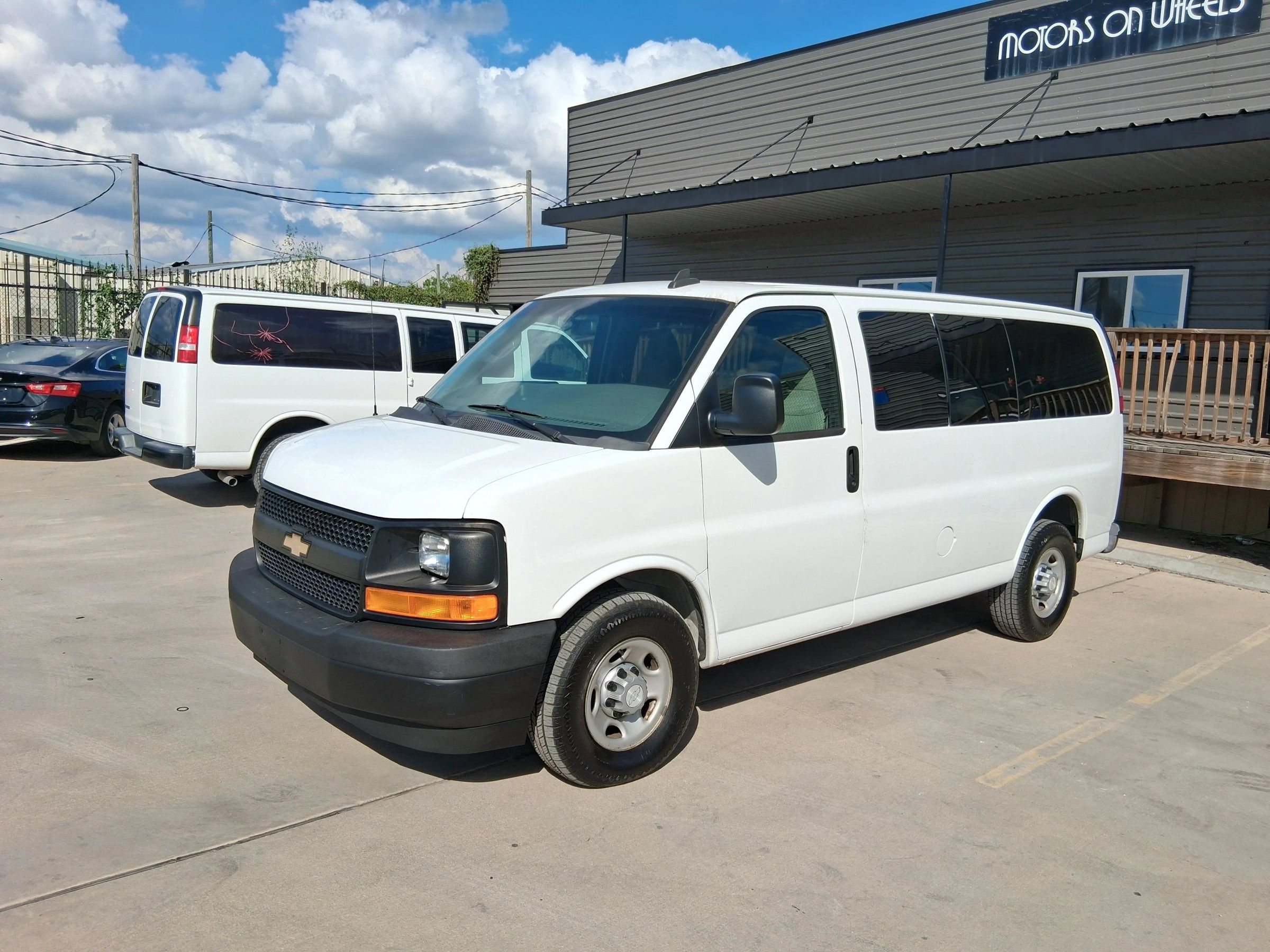 Used 2017 Chevrolet Express 2500 LS RWD image 1