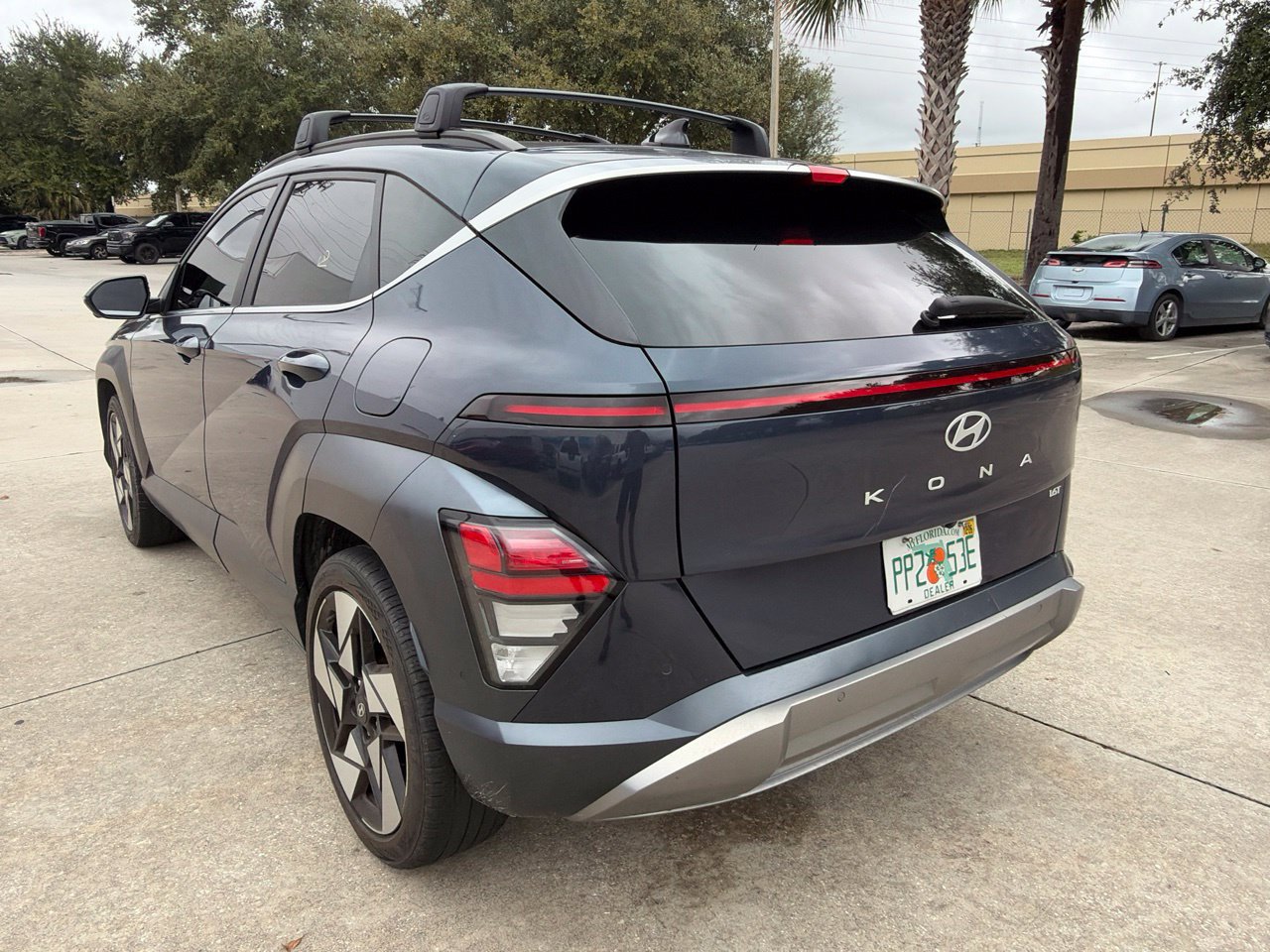 Used 2024 Hyundai Kona Limited FWD image 6