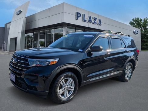 Certified 2024 Ford Explorer XLT image 1