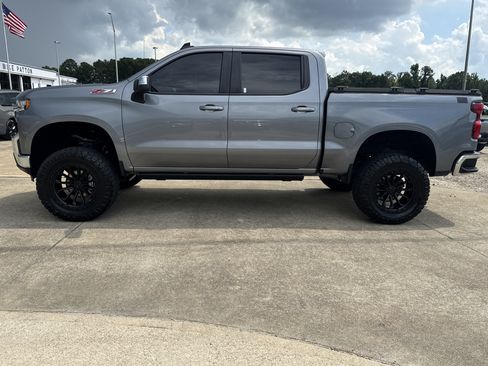 Used 2022 Chevrolet Silverado 1500 LT AWD/4WD image 9