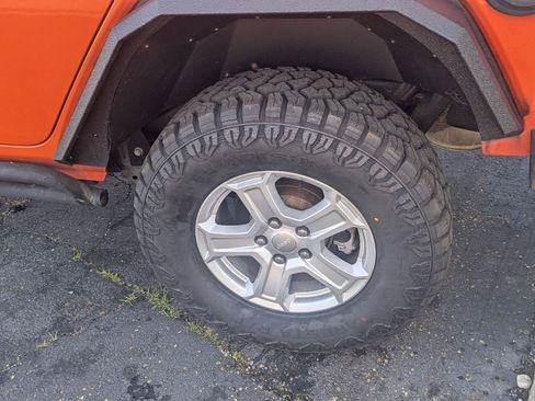 Used 2019 Jeep Wrangler Unlimited Sport S AWD/4WD image 35