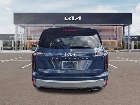 Certified 2023 Kia Telluride EX w/ EX Captain's Chair Package image 5