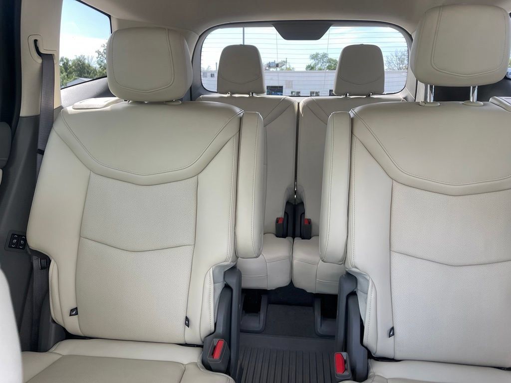 Used 2024 Cadillac XT6 Premium Luxury w/ Technology Package AWD/4WD image 12