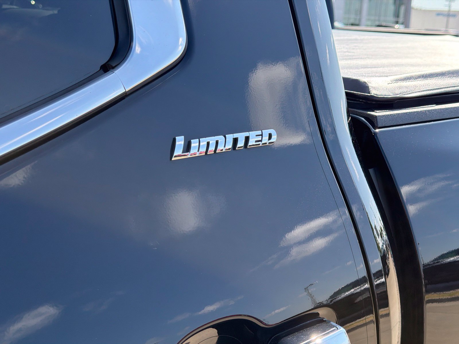 Used 2024 Toyota Tundra Limited w/ Power Package AWD/4WD image 10