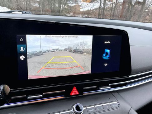 Used 2024 Hyundai Elantra Blue image 27