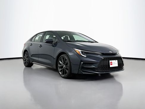 Certified 2025 Toyota Corolla SE FWD image 1