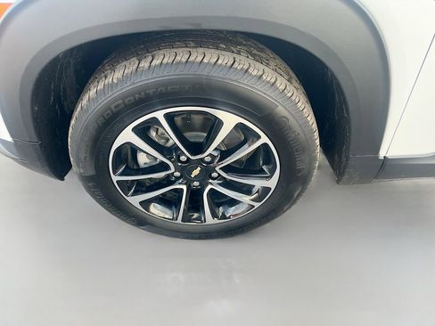 Used 2024 Chevrolet TrailBlazer LT w/ LT Cold Weather Package FWD image 30