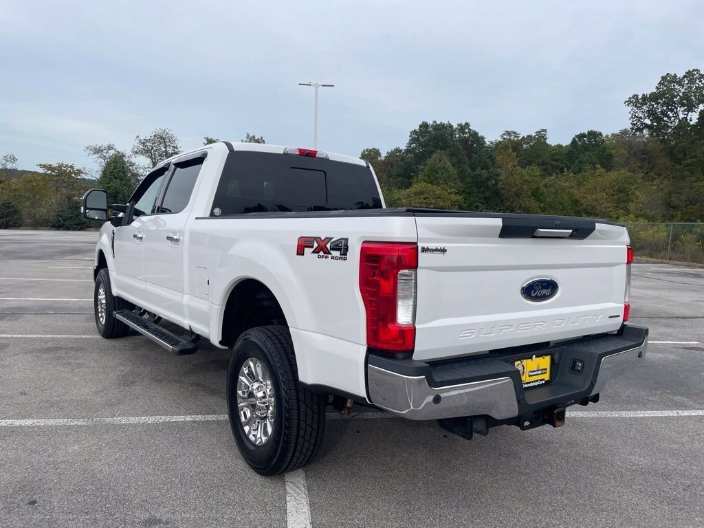 Used 2017 Ford F250 XLT w/ XLT Premium Package AWD/4WD image 3