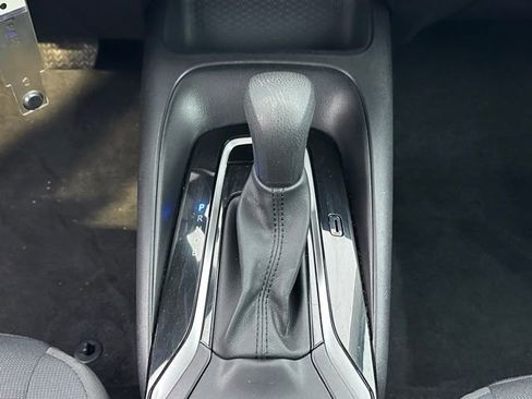 Used 2025 Toyota Corolla LE image 31