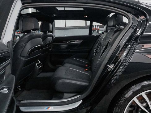 Used 2022 BMW 750i xDrive w/ Executive Package image 37