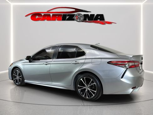 Used 2019 Toyota Camry SE FWD image 9