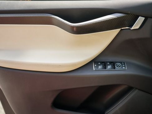 Used 2018 Tesla Model X 100D image 33