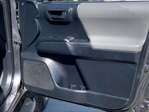 Used 2019 Toyota Tacoma SR w/ SR Convenience Package image 19