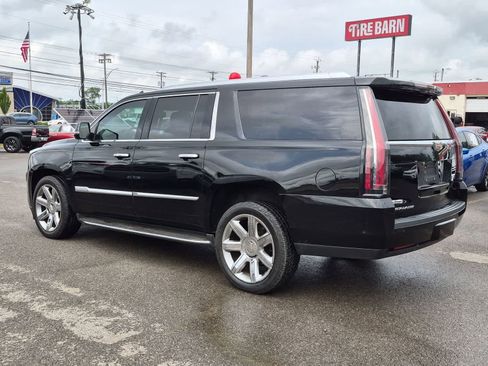 Used 2019 Cadillac Escalade ESV 2WD image 6