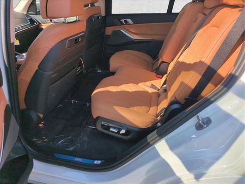 New 2026 BMW X7 xDrive40i w/ Premium Package AWD/4WD image 16