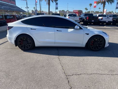 Used 2022 Tesla Model 3 Performance image 4